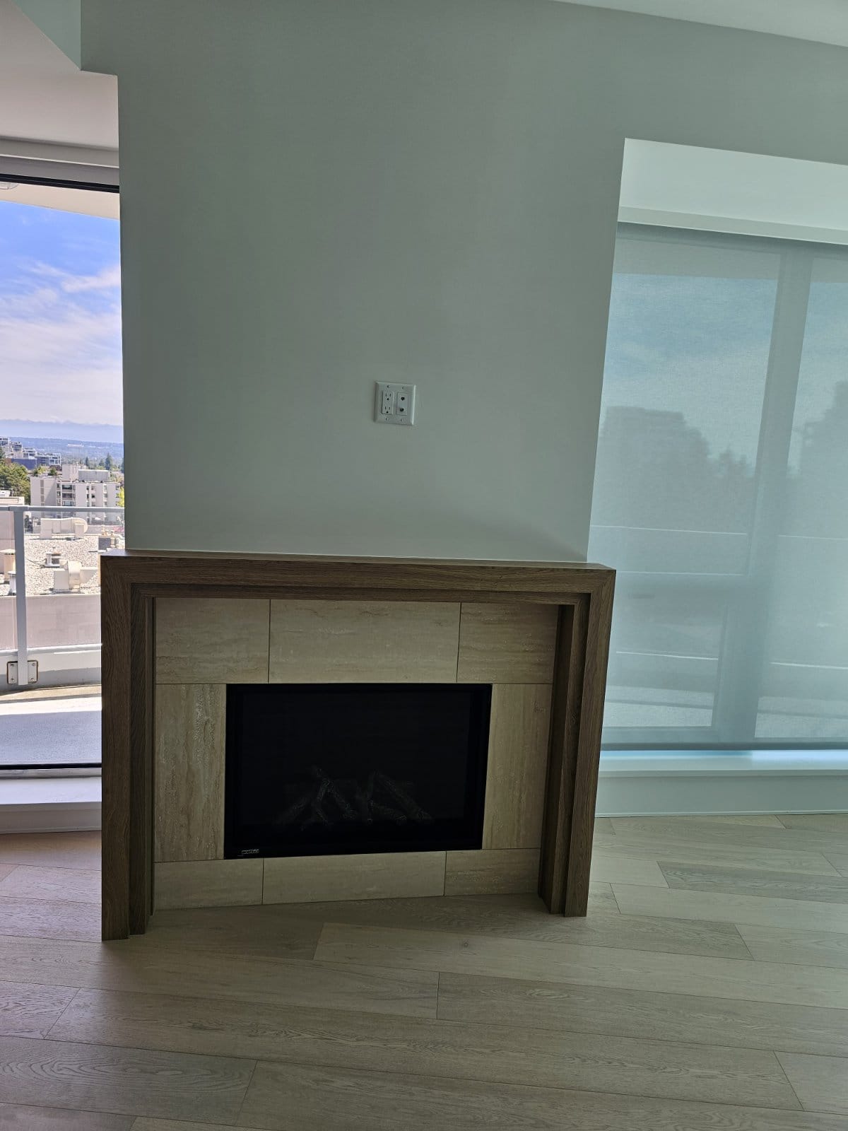 Modern fireplace feature wall